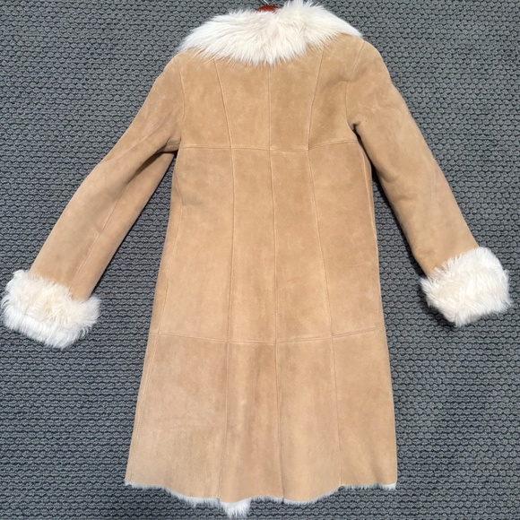 Overland Sandra Sheepskin Coat - Picture 5 of 6